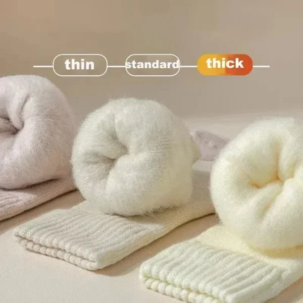 3 Pairs Women's woollen socks - Image 2
